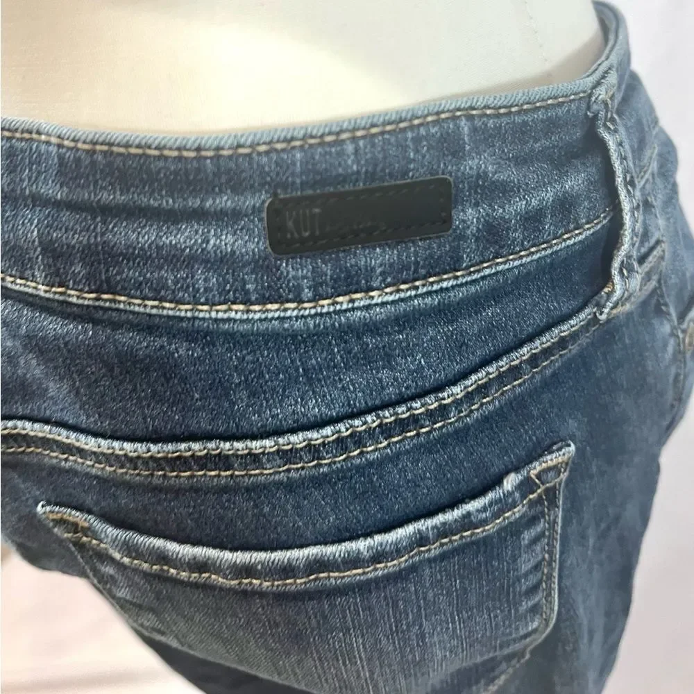 Kut from the Kloth low rise slightly distressed straight leg blue jeans size 8